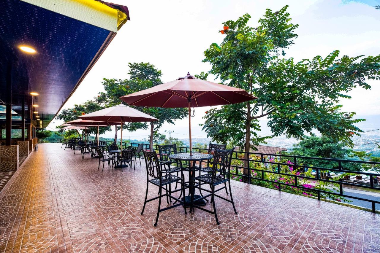Bukit Indah Doda Hotel & Resorts Παλού Εξωτερικό φωτογραφία