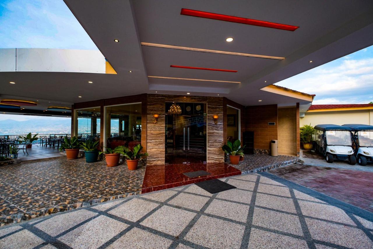 Bukit Indah Doda Hotel & Resorts Παλού Εξωτερικό φωτογραφία