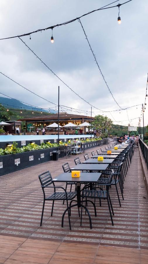 Bukit Indah Doda Hotel & Resorts Παλού Εξωτερικό φωτογραφία